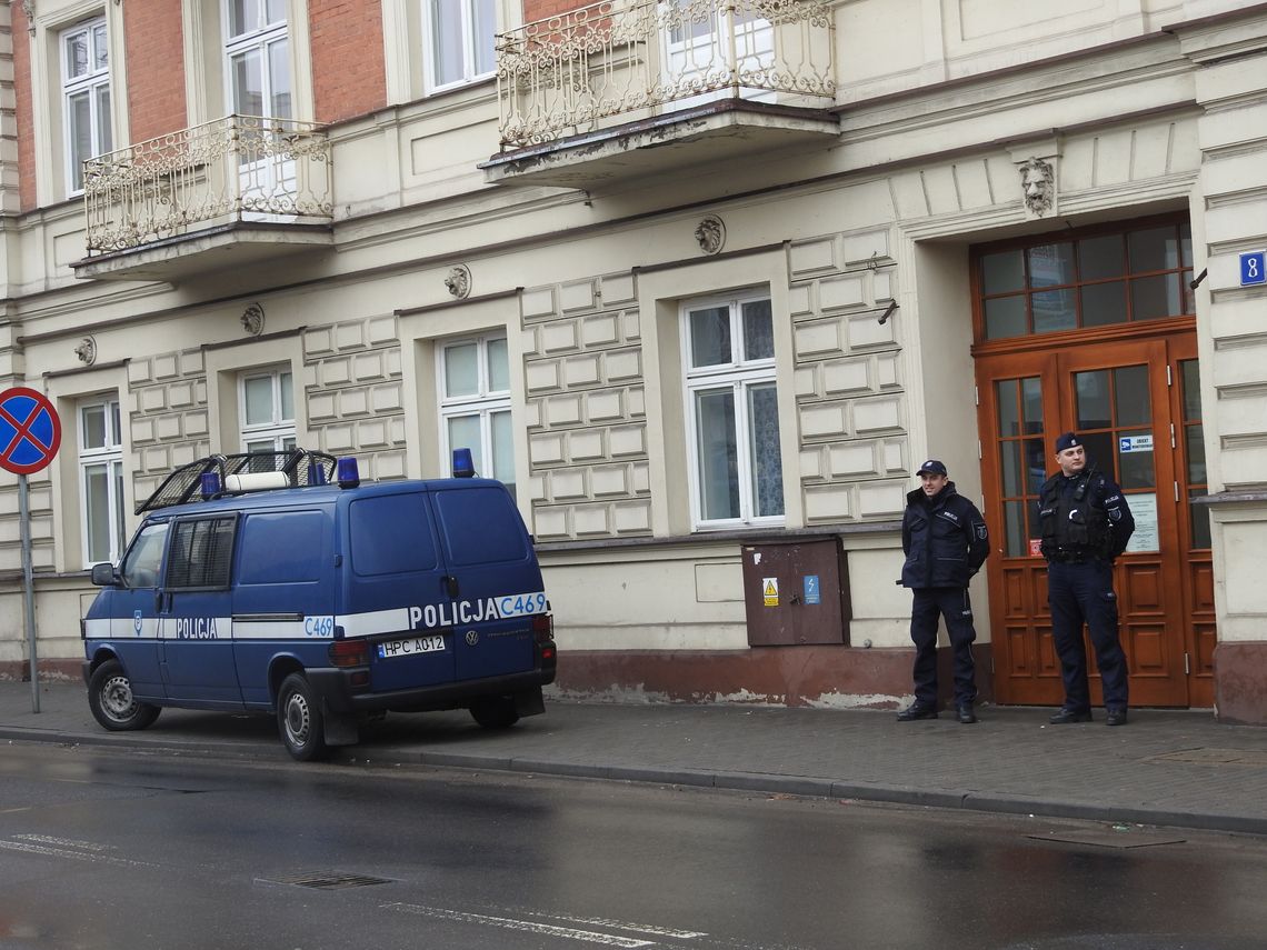 To kolejny dzień w którym służby szukają bomby. Dziś znów Urząd Wojewódzki i prokuratury