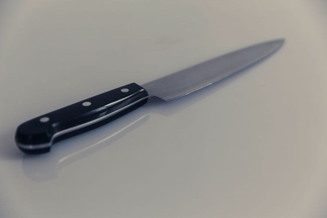 Tragedia przy ulicy Ceglanej. 43-latek zadźgał nożem konkubenta matki