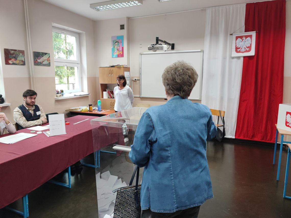 Trwają wybory prezydenckie. Na godzinę 12:00 frekwencja wynosiła ponad 20%