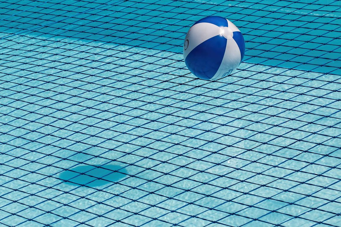 Turniej siatkówki na basenach letnich w najbliższy weekend. Każdy może wziąć udział 