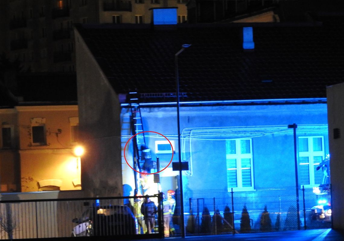 Uciekł z Ośrodka Wychowawczego. Utknął na dachu domu przy ul. Kościuszki we Włocławku