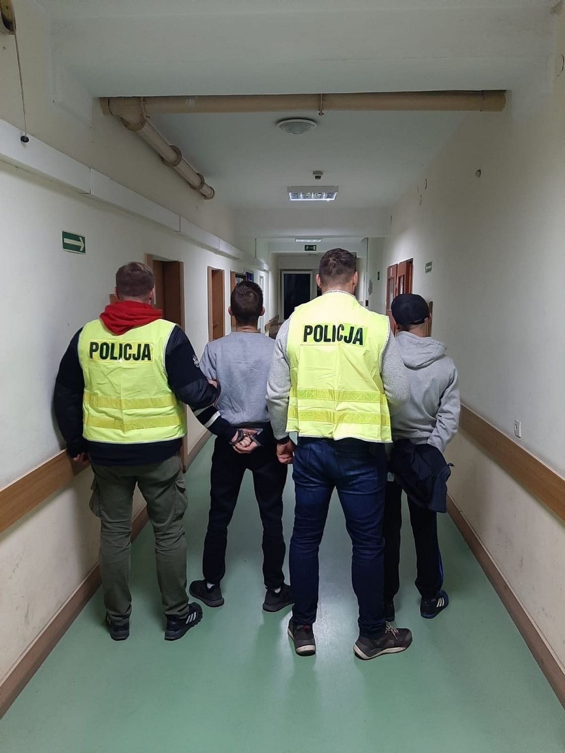 Uciekł z placówki wychowawczej i z bratem okradali sklepy