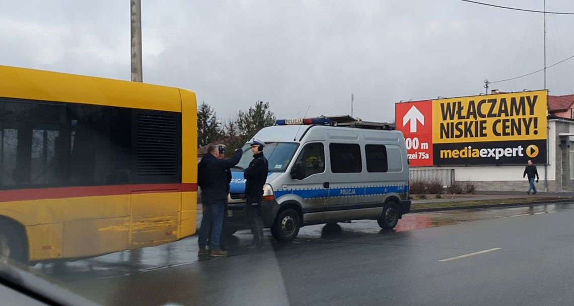 Uderzył w autobus MPK i odjechał...