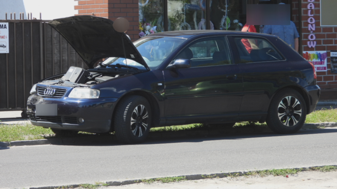 Uderzył w tył pojazdu, który zatrzymał sie przed przejściem dla pieszych