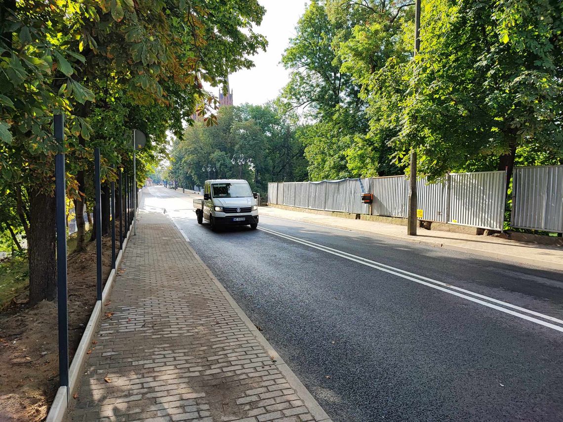 Ul. Wyszyńskiego udostępniona dla ruchu po długim remoncie, jednak to nie koniec prac