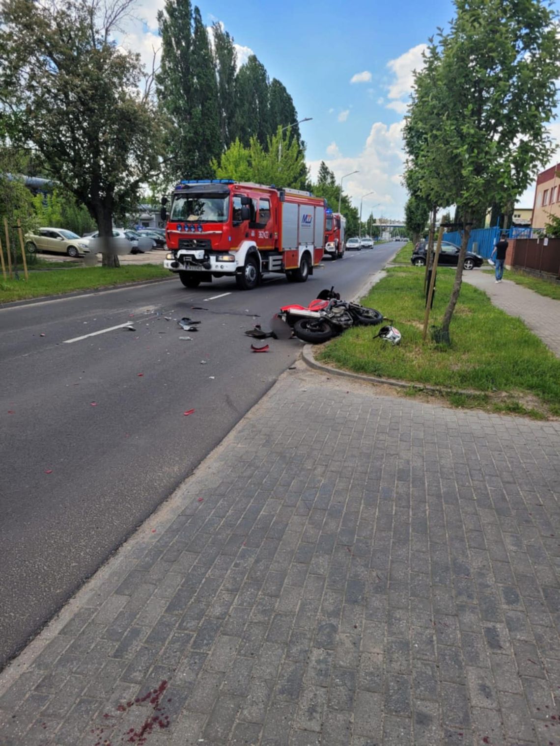 Ulica Barska zablokowana. Motocykl zderzył się z pojazdem osobowym