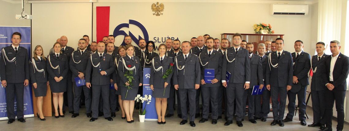Uroczystość nadania odznaczeń i awansów w Zakładzie Karnym we Włocławku