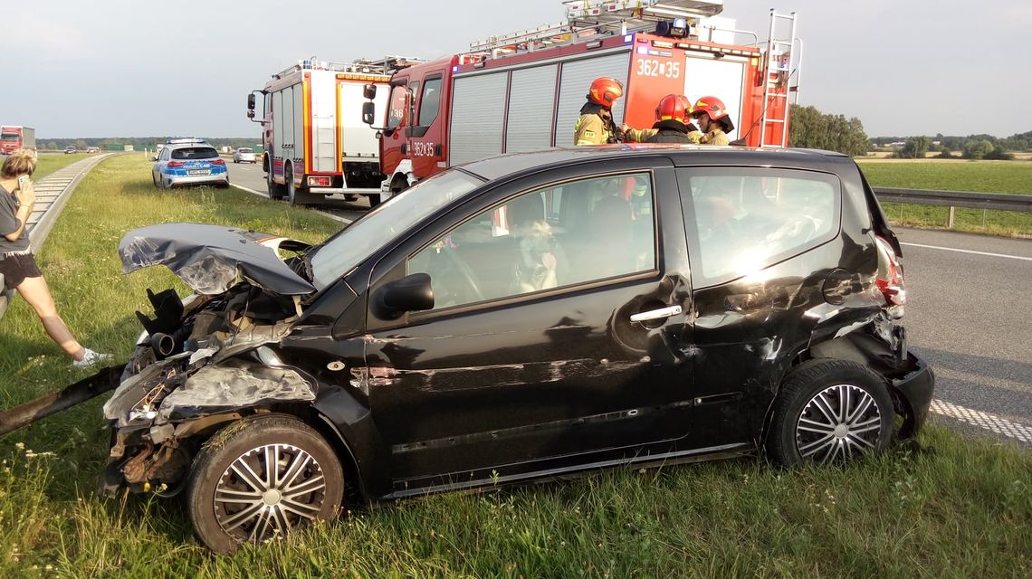 Uszkodzona opona przyczyną wypadku na autostradzie A1