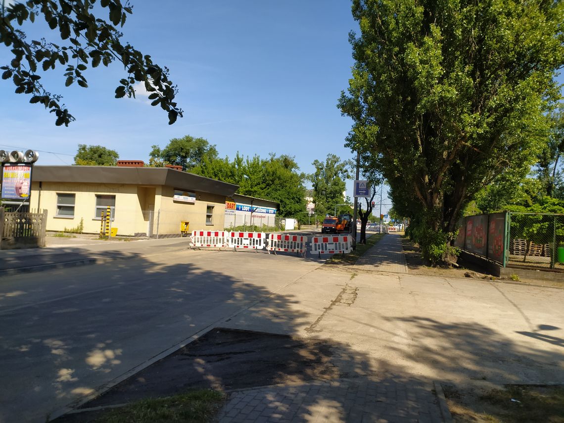 Utrudniania na włocławskich drogach. Ulice Wysoka i Żeromskiego zamknięte