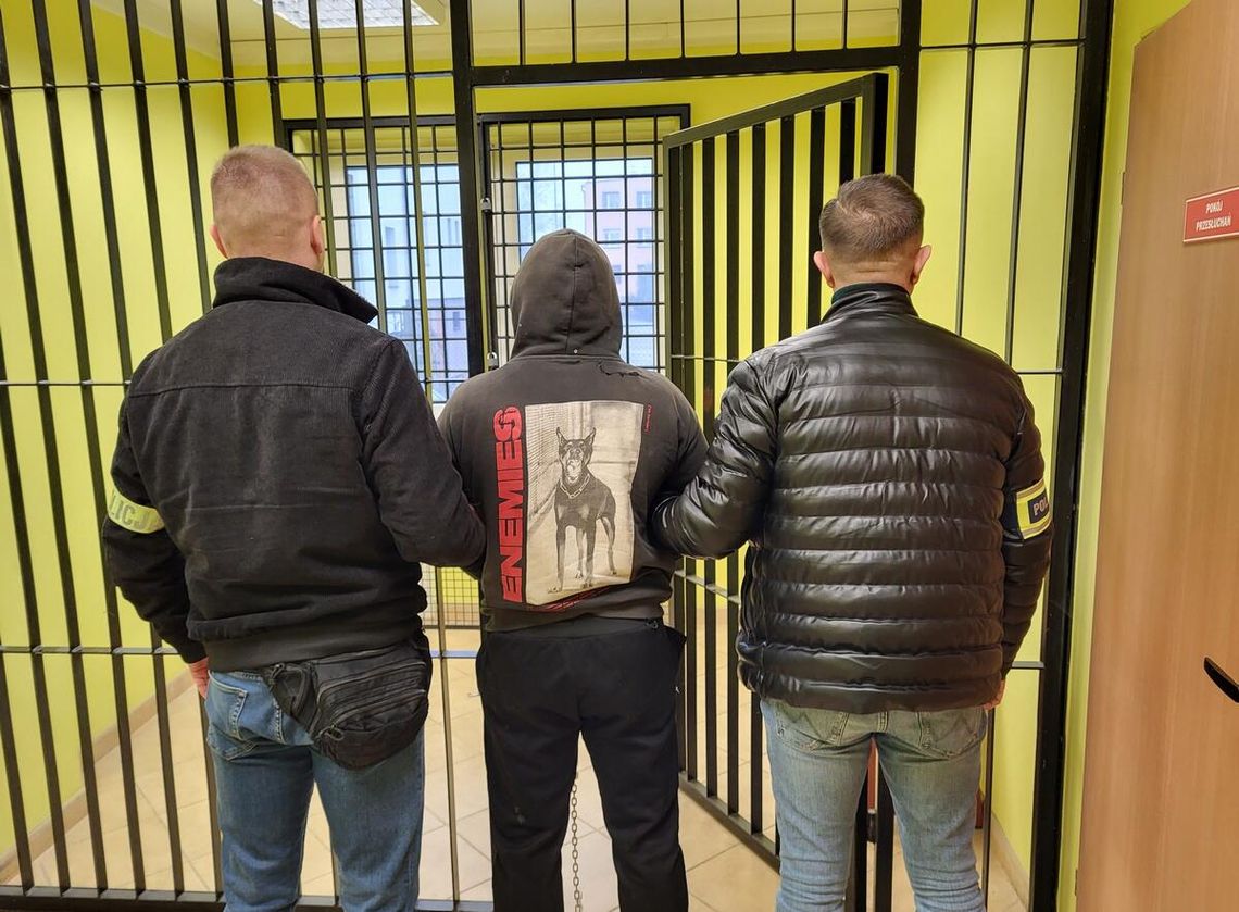 Uwięzili i znęcali się ze szczególnym udręczeniem się nad 33-latkiem w stodole w gm. Brześć Kujawski Uwięzili i znęcali się ze szczególnym udręczeniem się nad 33-latkiem w stodole w gm. Brześć Kujawski