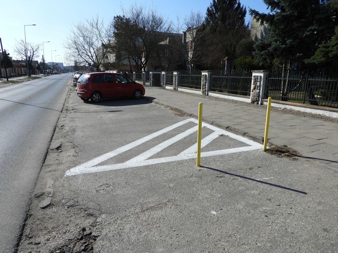 W celu "wymuszenia poprawnego parkowania" powstało nowe oznakowanie na parkingu przy ul. Robotniczej W celu "wymuszenia poprawnego parkowania" powstało nowe oznakowanie na parkingu przy ul. Robotniczej
