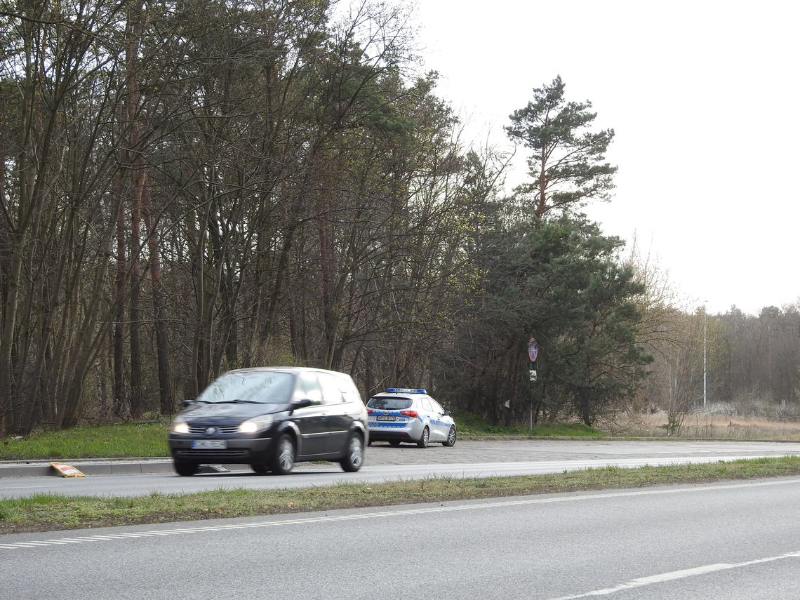 W miniony piątek mundurowi skontrolowali 200 pojazdów. W ponad 100 przypadkach kierowcy przekroczyli prędkość
