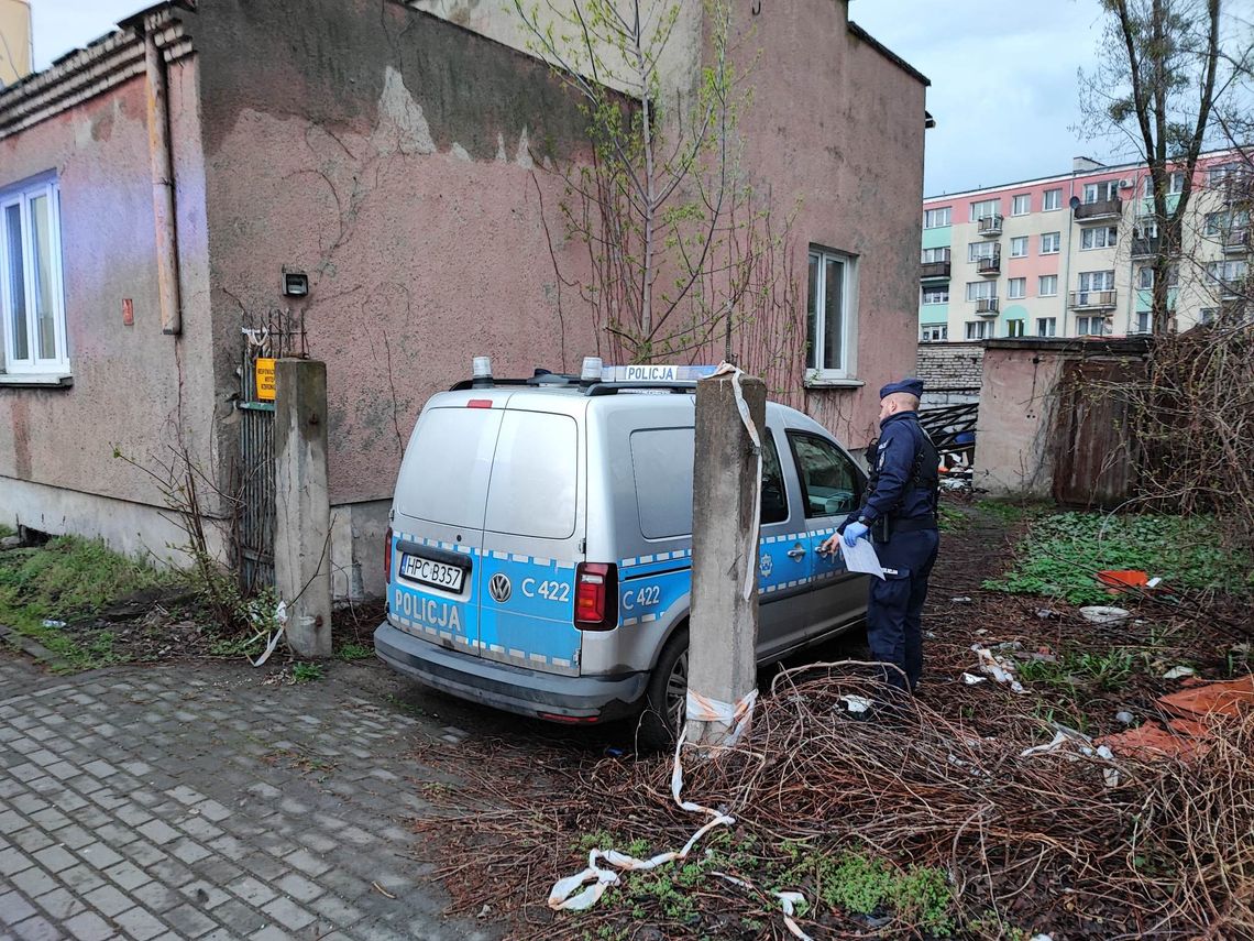 W pustostanie przy ul. Okrzei ujawniono zwłoki 47-letniego mężczyzny