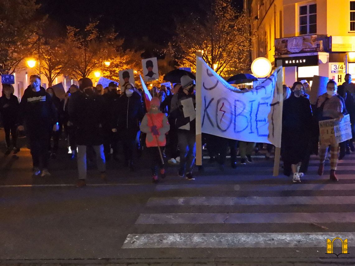 W sobotę na placu Wolności rozpocznie się kolejny spontaniczny spacer kobiet