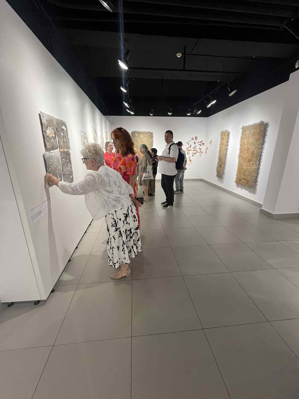 Wernisaż Magdaleny Kleszyńskiej we Włocławku. Artystka pokazała „Ślady Pamięci”