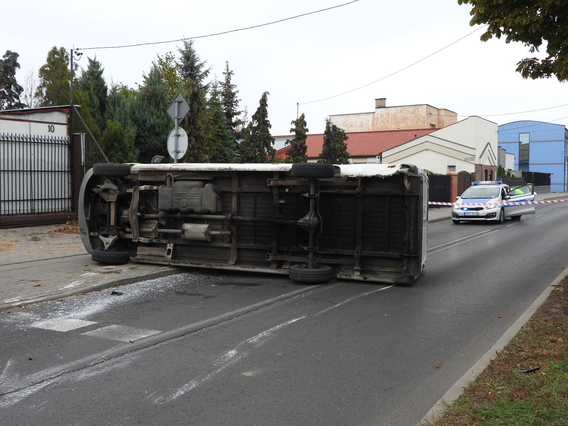 Wjechał na skrzyżowanie na czerwonym świetle. Zatrzymane prawo jazdy i wniosek do sądu...