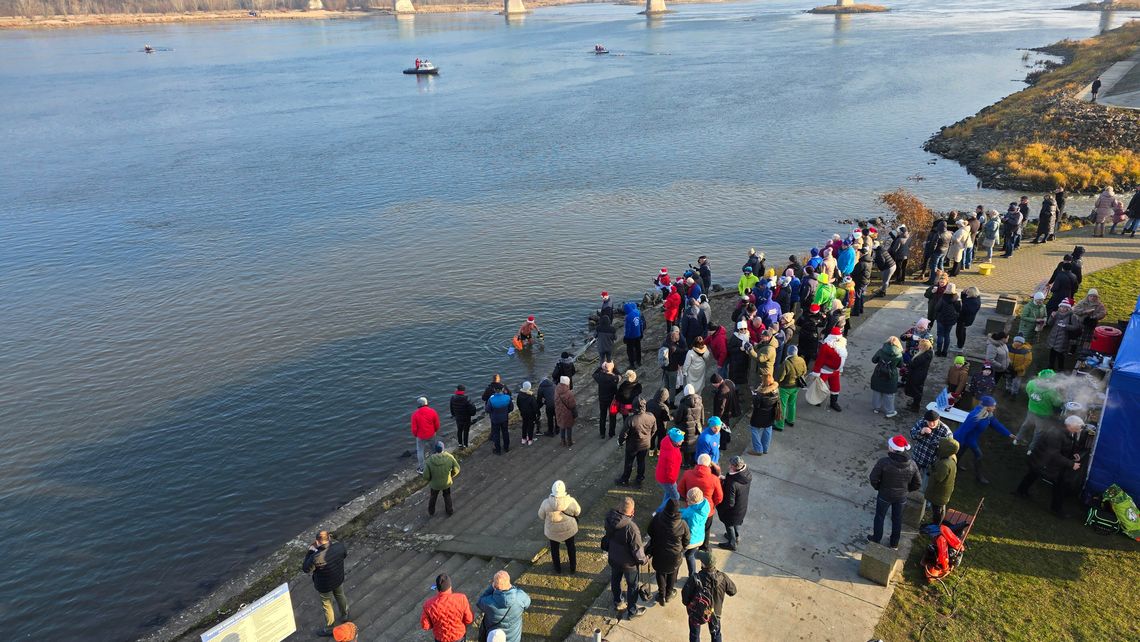 Włocławek zobaczy walkę z żywiołem. 50 śmiałków przepłynie Wisłę Włocławek zobaczy walkę z żywiołem. 50 śmiałków przepłynie Wisłę