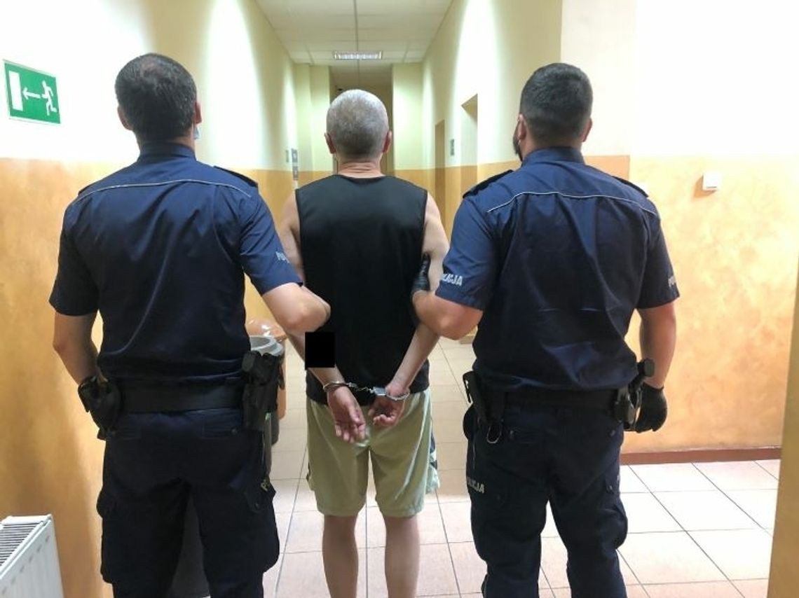 Włocławianin poszukiwany przez prokuraturę w Bartoszycach zatrzymany podczas rutynowej kontroli drogowej Włocławianin poszukiwany przez prokuraturę w Bartoszycach zatrzymany podczas rutynowej kontroli drogowej