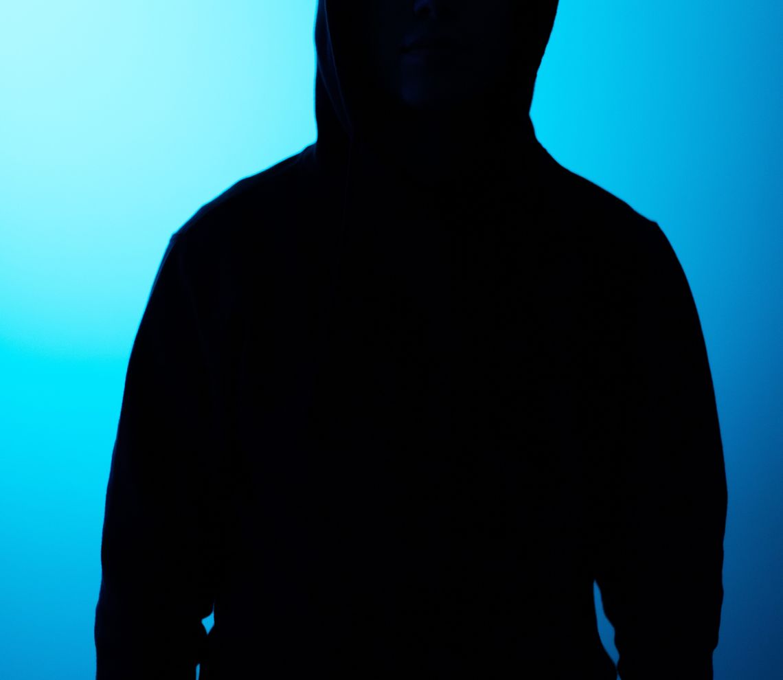 Włocławianka ostrzega kobiety przed mężczyzną, który obnażał się i napastował ją na Jednostce E