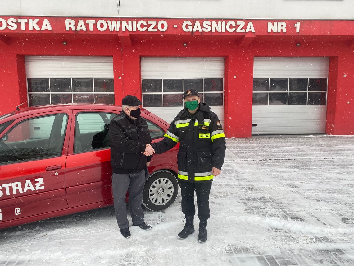 Włocławscy strażacy przekazali pojazdy, które dotychczas użytkowali, OSP w Lubrańcu i Lubaniu
