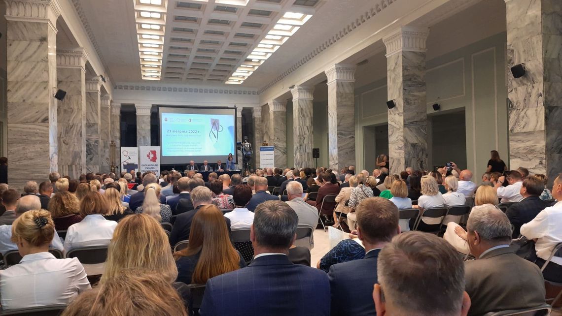 Włocławskiemu szpitalowi grozi zamknięcie. Lecznice pogrążą rządowe decyzje. K.Welka: "Nie będzie pieniędzy na dostawców, skończą się kompresy, igły"