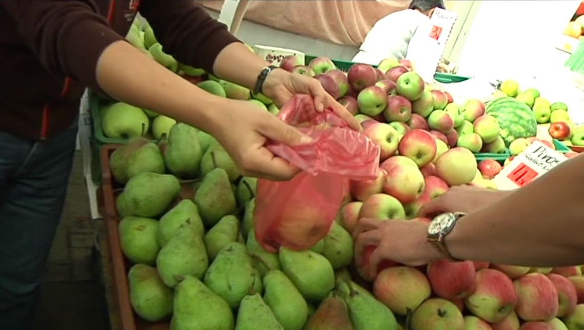 Wraca sprzedaż na miejskich bazarach. Publikujemy listę punktów gastronomicznych, które dowiozą jedzenie na terenie Włocławka