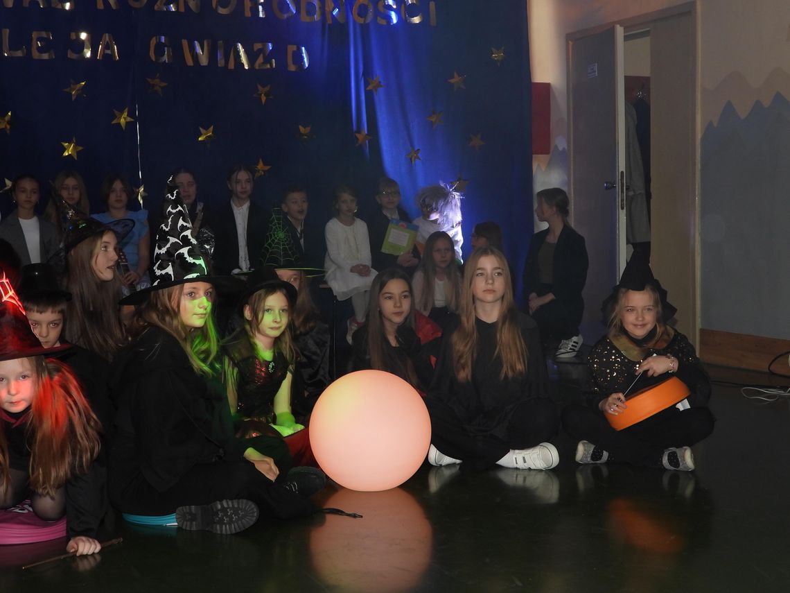 "Wszyscy jesteśmy różni, ale równi" - dzieci prezentowały swoje umiejętności wokalne "Wszyscy jesteśmy różni, ale równi" - dzieci prezentowały swoje umiejętności wokalne