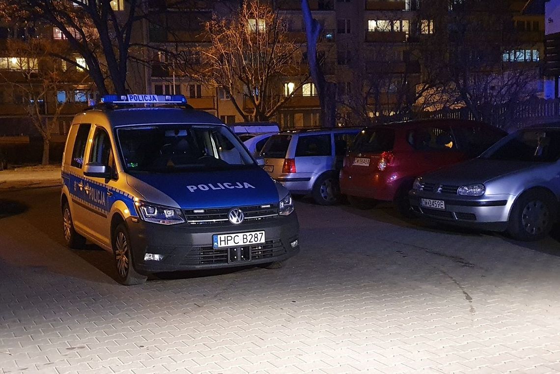 Wtargnęli do piwnicy i nie chcieli wyjść. Właściciel wezwał policję