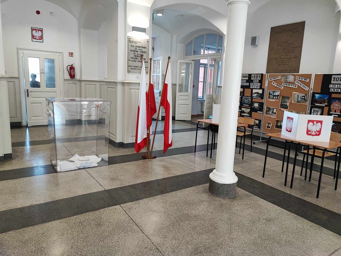 Wybory uzupełniające do Senatu we Włocławku. W lokalach pustki Wybory uzupełniające do Senatu we Włocławku. W lokalach pustki