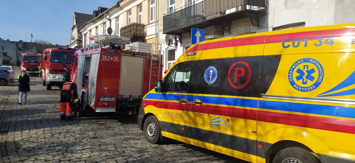 Wybuch gazu w jednym z mieszkań na Starym Rynku. Poszkodowana kobieta została przewieziona do szpitala