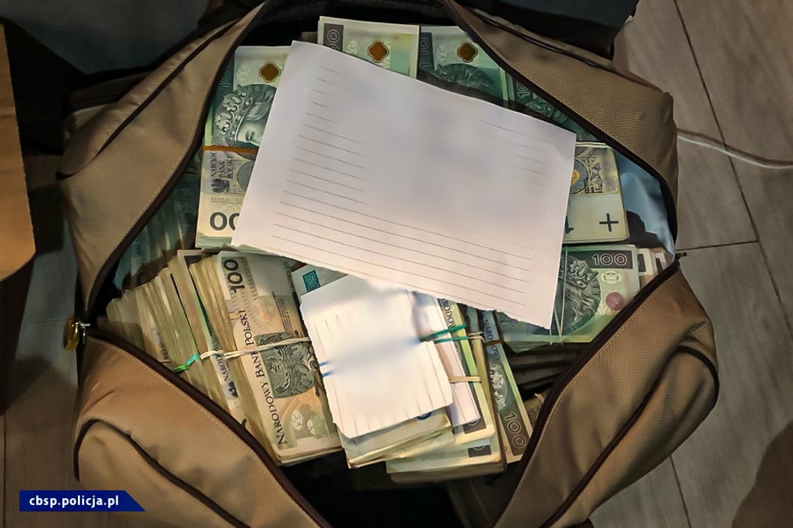 Wyłudzili przeszło 2,5 miliona zł  metodą "na wnuczka" na szkodę 34 osób! Grupie przewodził włocławianin 