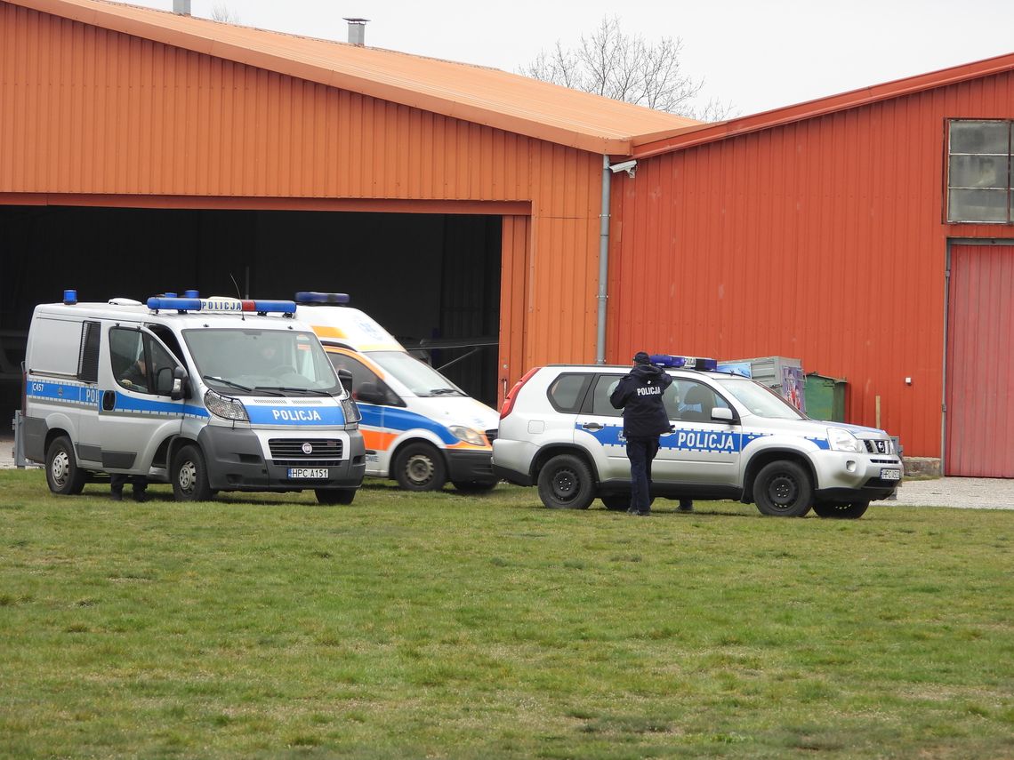 Wypadek motolotni na lotnisku w Kruszynie. 2 osoby trafiły do szpitala