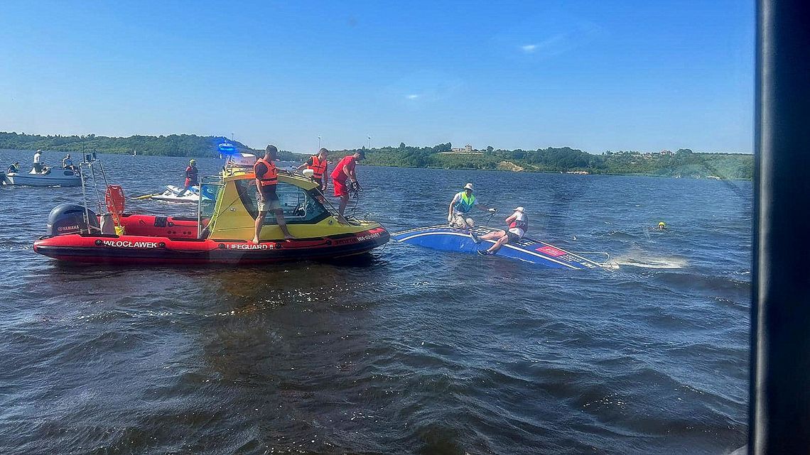 Wypadek na regatach, zatonęła łódź. Pomogli ratownicy WOPR