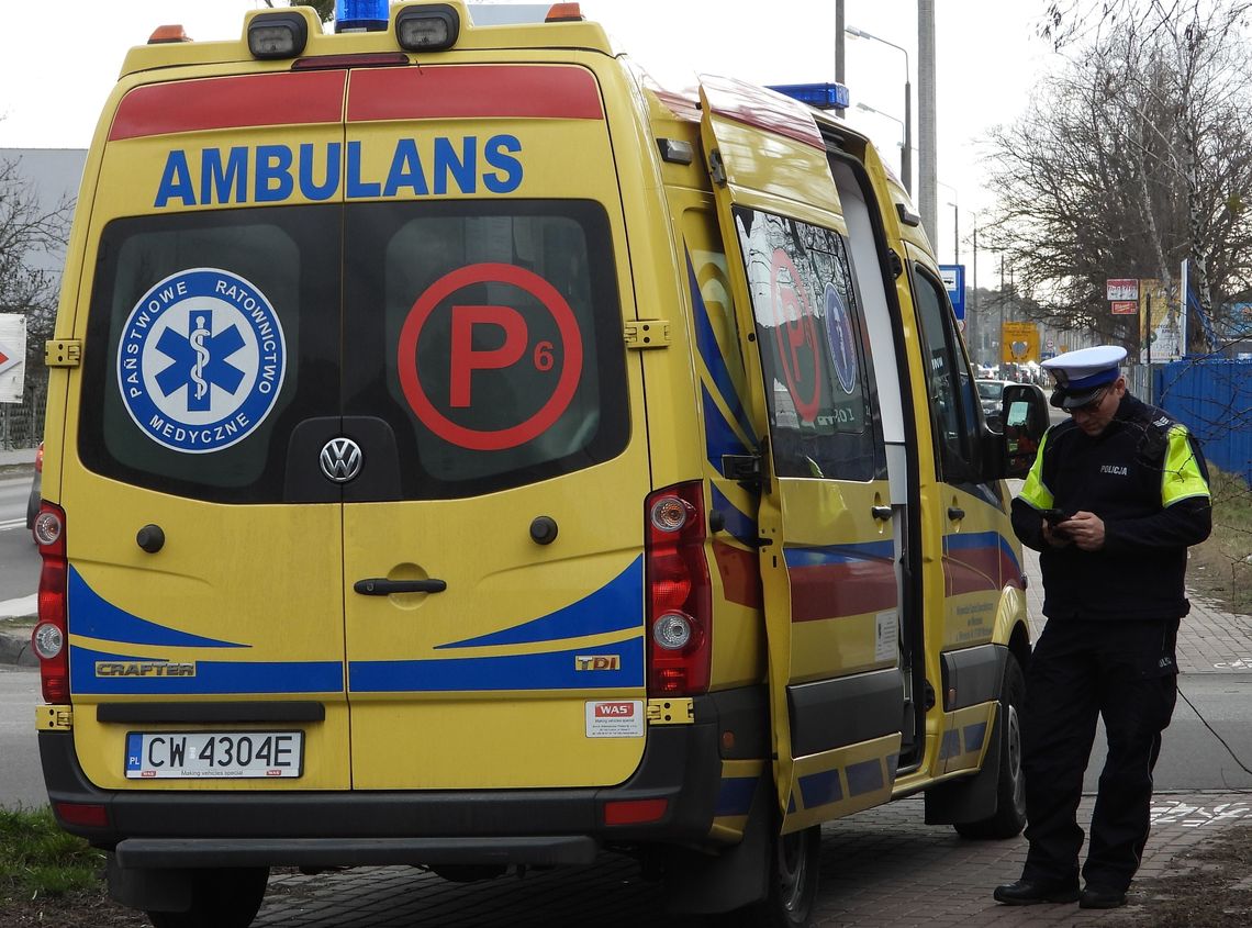 Wypadek na ul. Fredry. Potrącony 81-letni mężczyzna