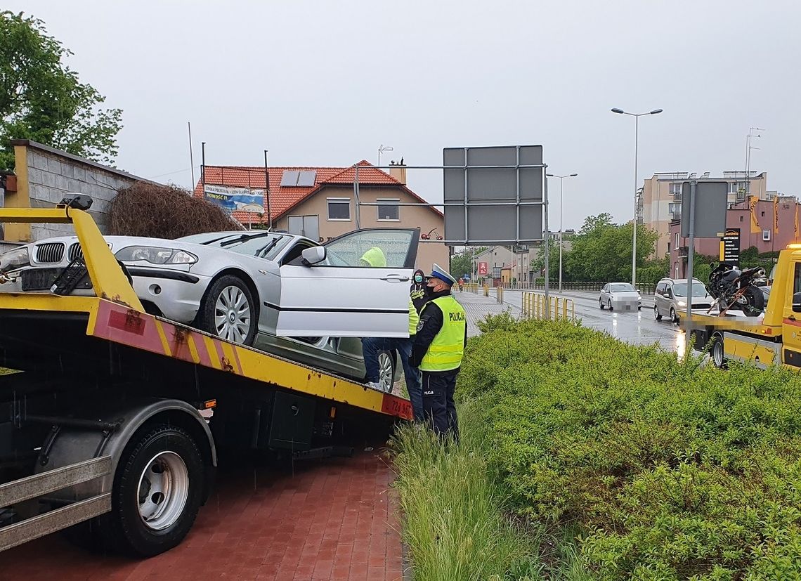 Wypadek na ul. Okrzei. Kierowca BMW uderzyło w motocykl 