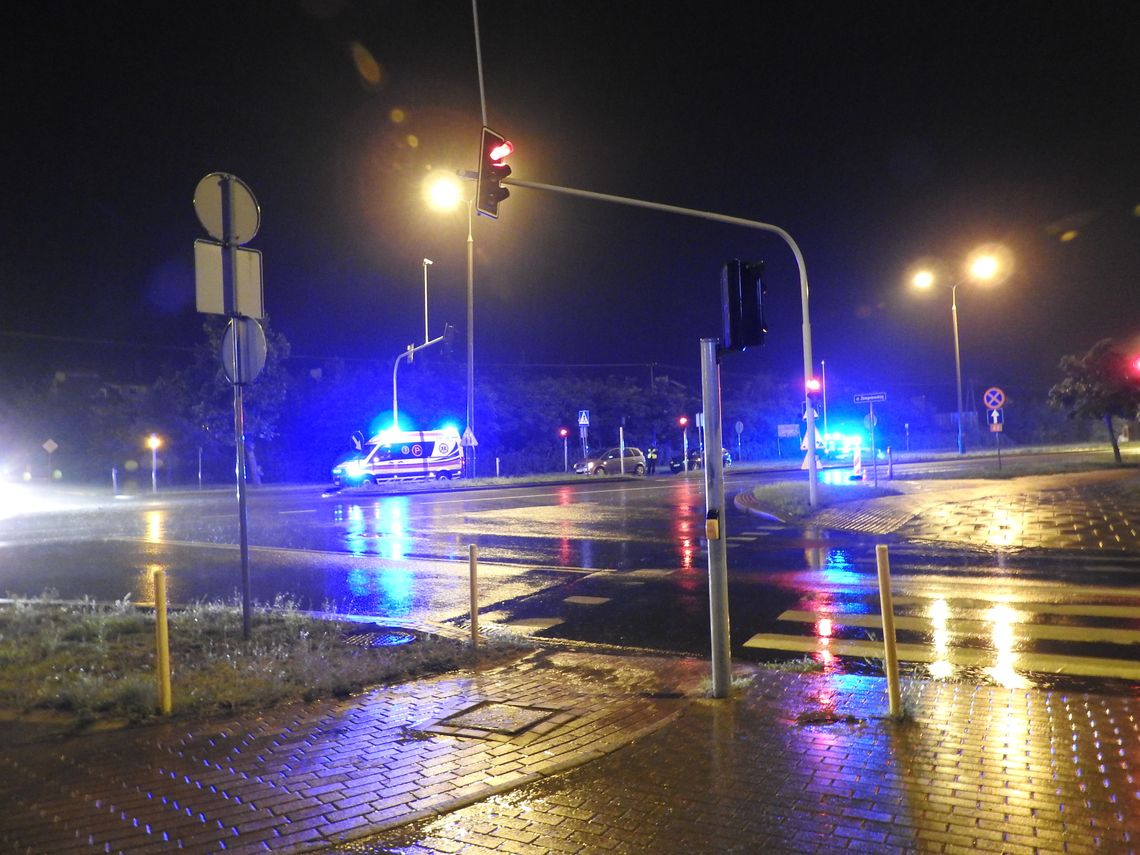 Wypadek na ulicy Kruszyńskiej. Jedna osoba trafiła do szpitala
