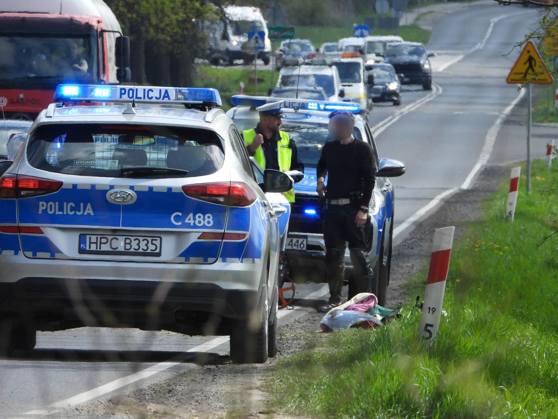 Wypadek policyjnego motocykla. Ogromny korek na DK 67 Wypadek policyjnego motocykla. Ogromny korek na DK 67