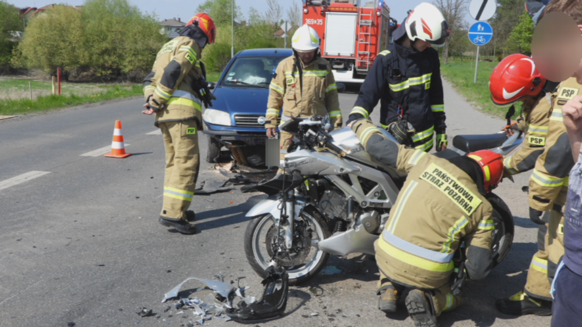 Wypadek w Kruszynie. Motocyklista został przewieziony do szpitala