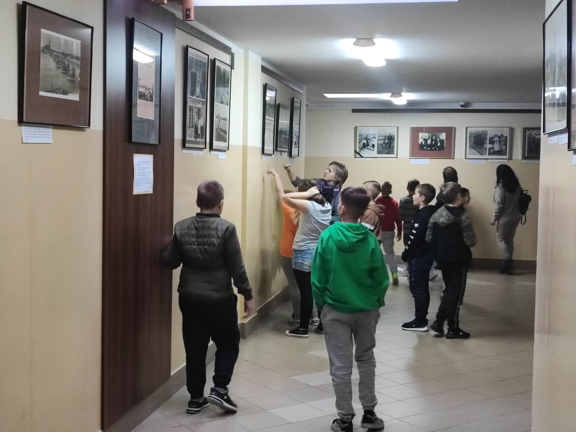 Wystawie "Włocławskie Zawiśle w starej fotografii" w ZS nr 8 nadano imię Ireny Pietruszczak