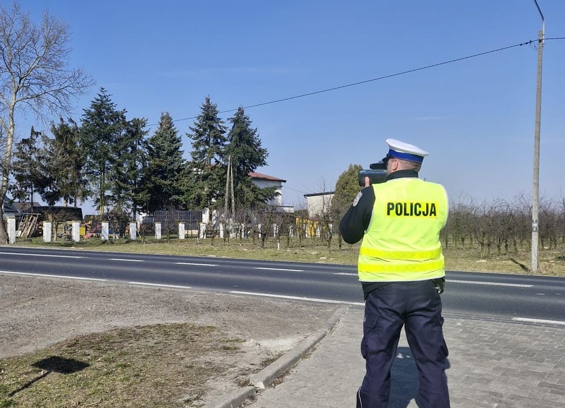 Wzmożone kontrole na drogach w czasie świąt. Zdejmij nogę z gazu