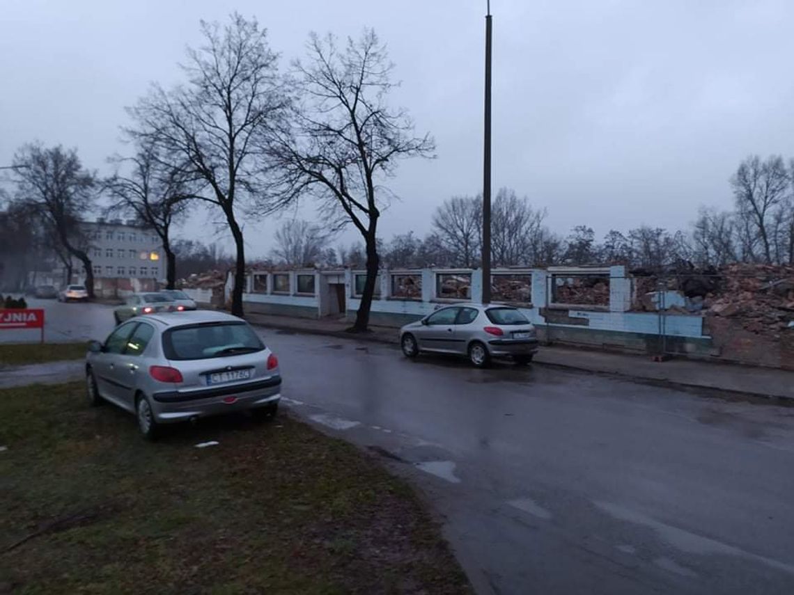 Z krajobrazu Włocławka zniknęła FUT "Wisła". Radny Krzysztof Grządziel, który nabył budynki po fabryce postanowił ją wyburzyć 