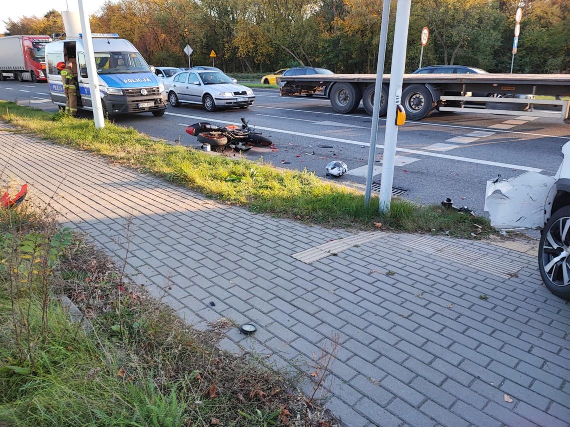 Z ostatniej chwili: Wypadek motocyklisty na zjeździe do zakładów Anwil