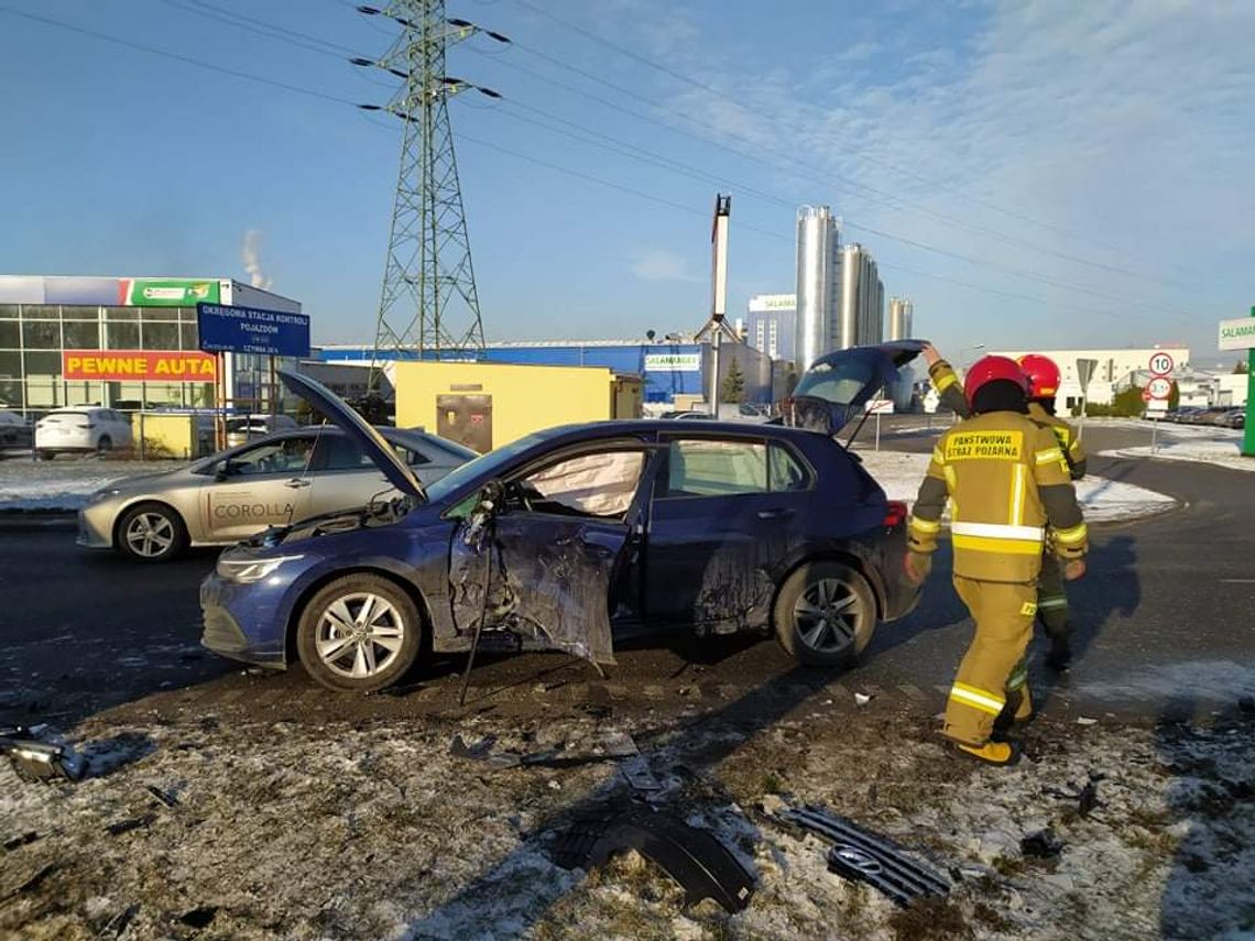 Z ostatniej chwili. Zderzenie pojazdów na Al.Kazimierza Wielkiego, są utrudnienia