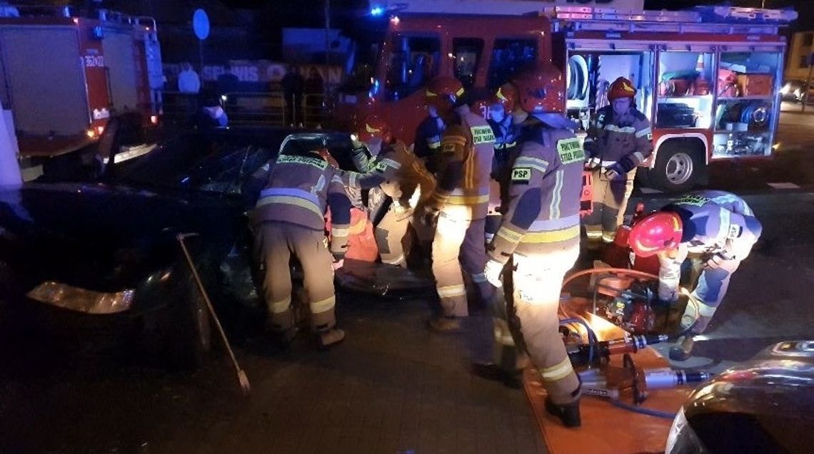 Zablokowany pas jedni w kierunku Torunia. Wypadek na skrzyżowaniu ul. Okrzei i Wroniej