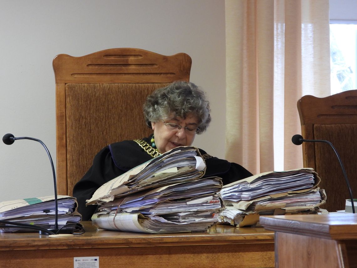 Żądała miliona złotych od Gminy Włocławek. Jest wyrok w głośnej sprawie pogryzienia kobiety przez psy w Nowej Wsi