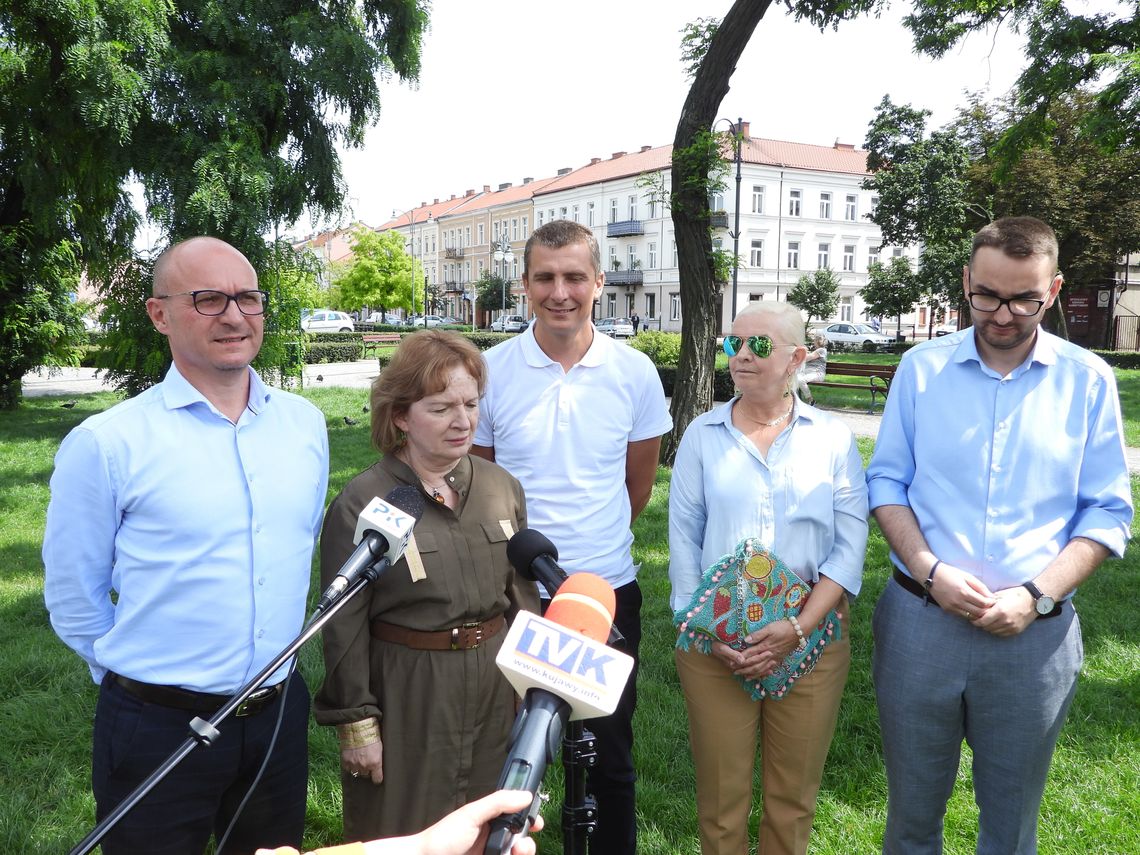 Zakończenie kampanii wyborczej we Włocławku. Wiceprezydent z SLD wystąpił wspólnie z działaczami Platformy Obywatelskiej