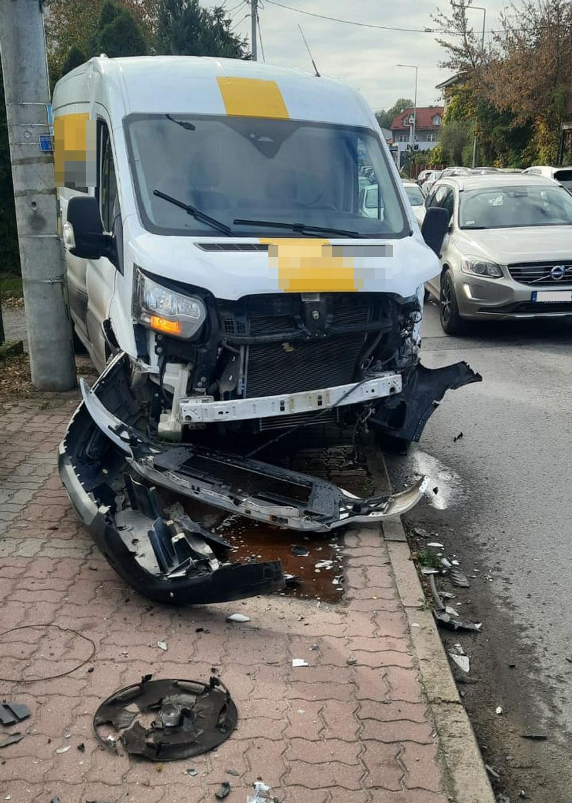 Zderzenie busa z BMW w Radziejowie