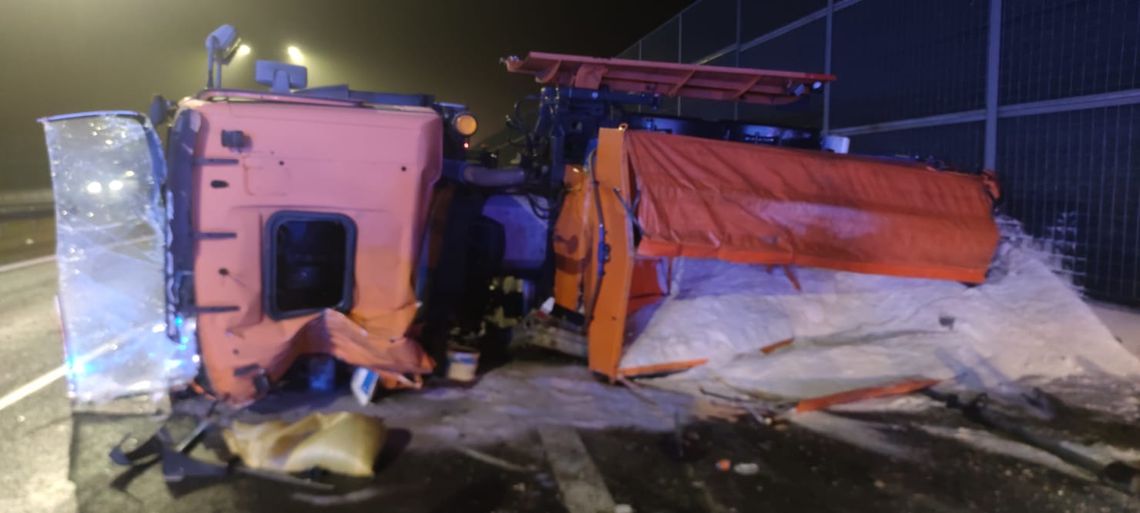 Zderzenie ciężarówek na A1. Autostrada zablokowana