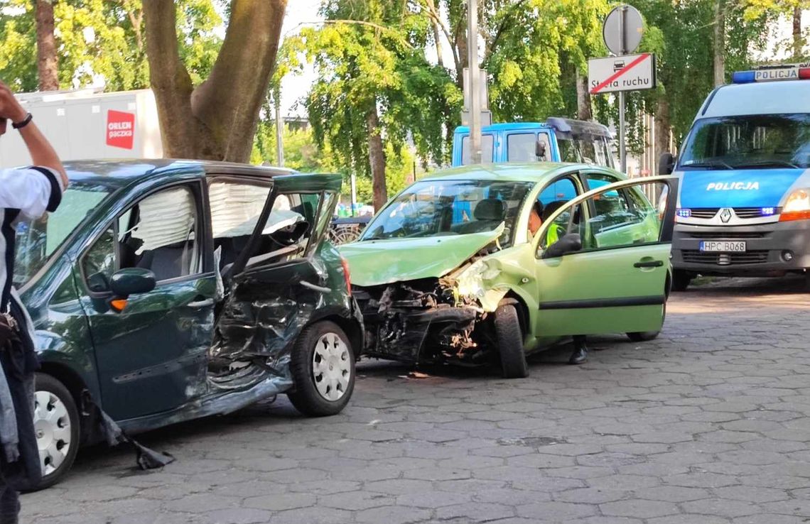 Zderzenie Citroena i Renaulta na ul. Wienieckiej przyczyną korków