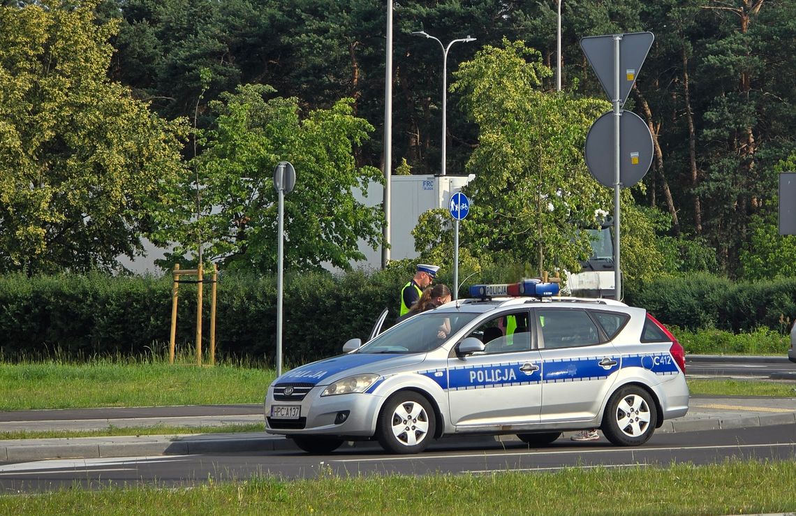 Zderzenie dwóch rowerzystów. Mężczyzna z poważnymi obrażeniami
